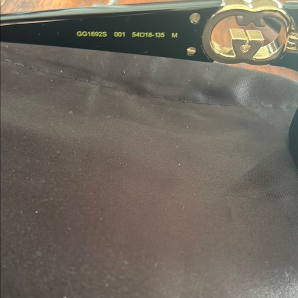 NEW Gucci Sunglasses Black Oversized Sunglasses never worn GG1692S - Picture 8 of 10